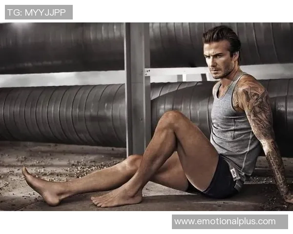 足球明星们的背后纹身故事揭示他们的信念与人生历程